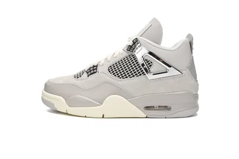 Air Jordan 4 Frozen Moments