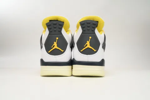 Air Jordan 4 Vivid – photo 4