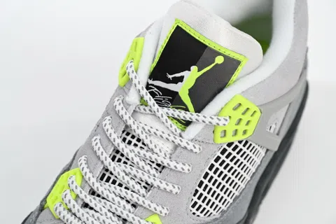 Air Jordan 4 Neon – photo 8