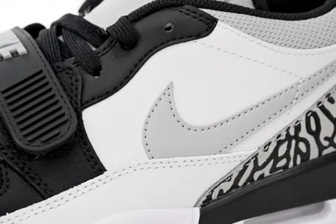 Jordan Legacy 312 Low White/Black/Smoke Grey – photo 8