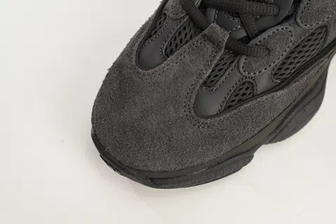 Yeezy 500 Black – photo 8