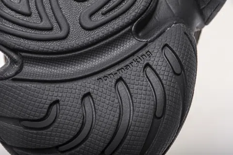 Yeezy 500 Black – photo 9