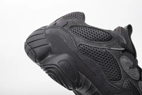 Yeezy 500 Black – photo 4
