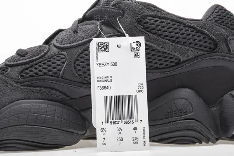 Yeezy 500 Black – photo 10