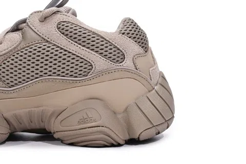 Yeezy 500 Taupe Light – photo 3