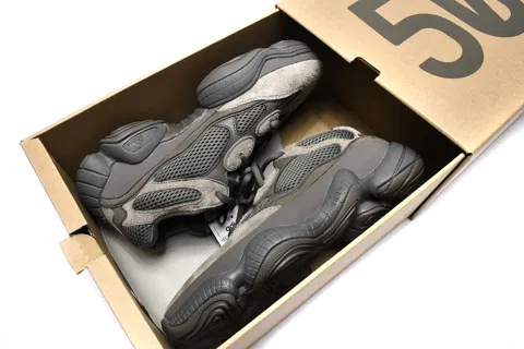 Yeezy 500 Brown – photo 12