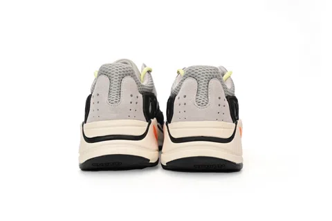 Yeezy Boost 700 Wave Runner – photo 4