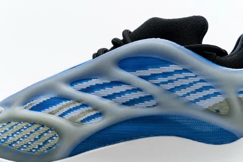 Yeezy 700 V3 Aurora Blue – photo 11