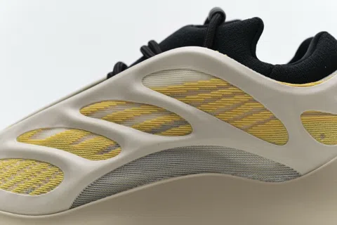Yeezy 700 V3 Yellow – photo 11