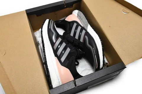 adidas Ultraboost Black/Grey/Pink – photo 12
