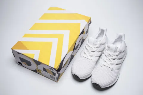 adidas Ultraboost 4.0 Triple White – photo 10