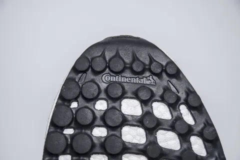 adidas Ultraboost 4.0 Triple White – photo 6