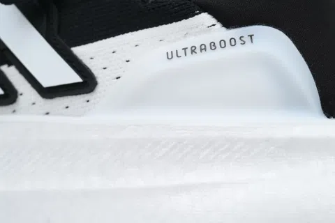 adidas Ultraboost 5 Black and White – photo 5