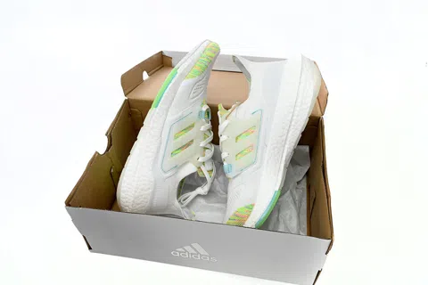 adidas Ultraboost 22 White/Green – photo 11