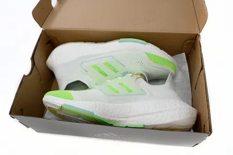 adidas Ultraboost 22 Green/White – photo 10