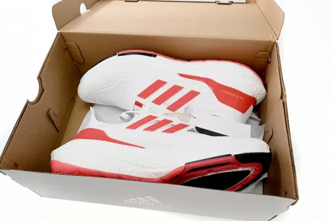 adidas Ultraboost 22 White/Red – photo 10