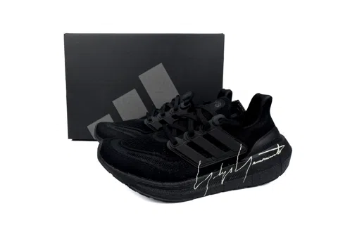 adidas Ultraboost Light Black – photo 6