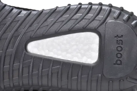Yeezy Boost 350 V2 Black/Blue – photo 6