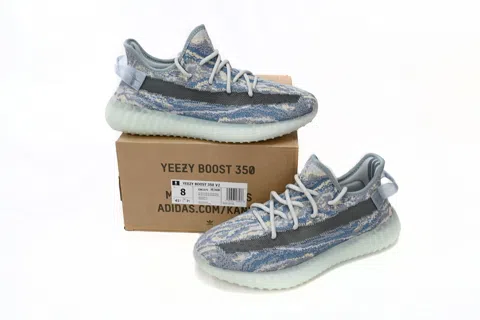 Yeezy Boost 350 V2 Sky Blue – photo 10