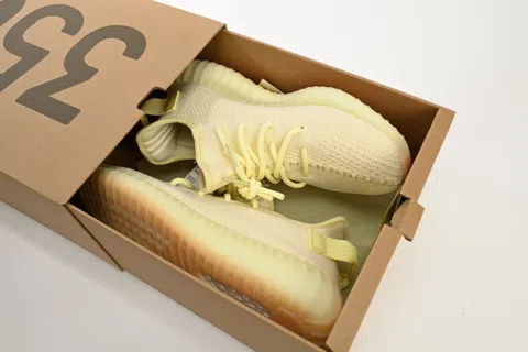 Yeezy Boost 350 V2 Butter – photo 11