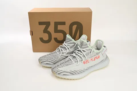 Yeezy Boost 350 V2 Blue Tint – photo 9