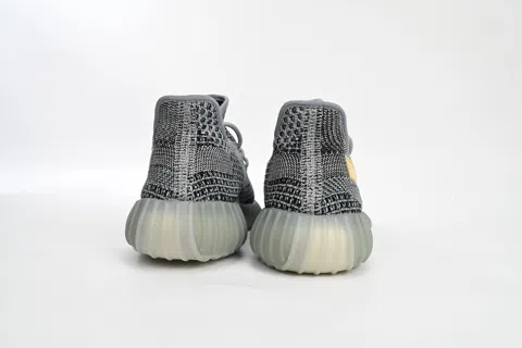 Yeezy Boost 350 V2 Ash Blue – photo 3