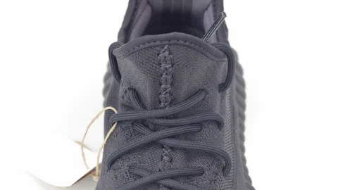 Yeezy Boost 350 V2 Onyx – photo 5
