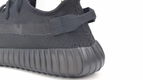 Yeezy Boost 350 V2 Onyx – photo 6