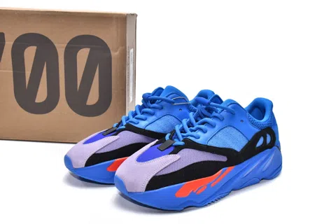 Yeezy Boost 700 Navy – photo 11