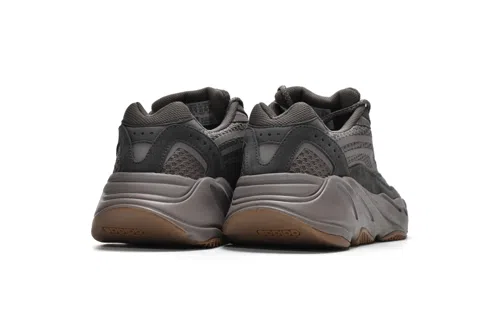 Yeezy Boost 700 V2 Grey/Brown – photo 5