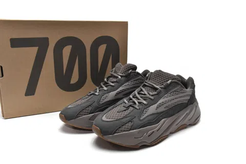 Yeezy Boost 700 V2 Grey/Brown – photo 11