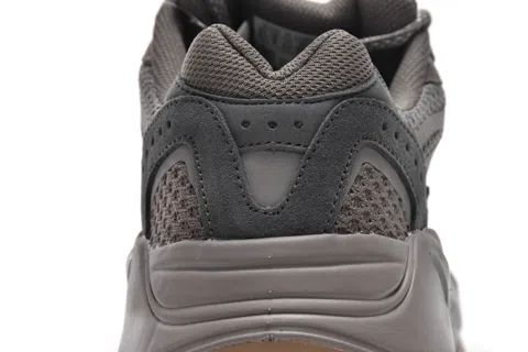 Yeezy Boost 700 V2 Grey/Brown – photo 4