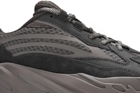 Yeezy Boost 700 V2 Grey/Brown – photo 7