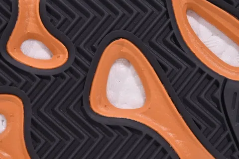 Yeezy Boost 700 Cream/Grey/Orange – photo 6