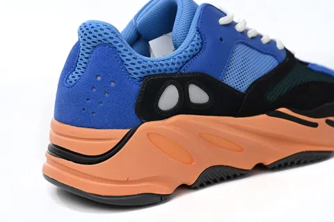 Yeezy Boost 700 Blue/Orange – photo 6
