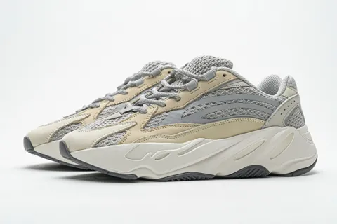 Yeezy Boost 700 V2 Cream – photo 4