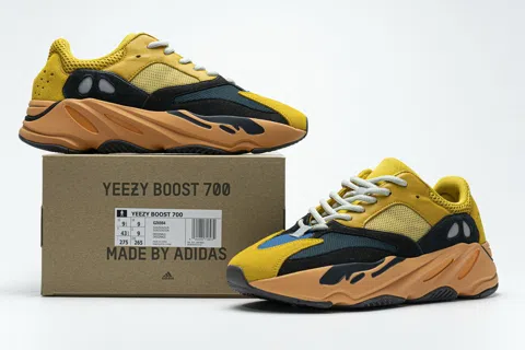 Yeezy Boost 700 Sun – photo 12
