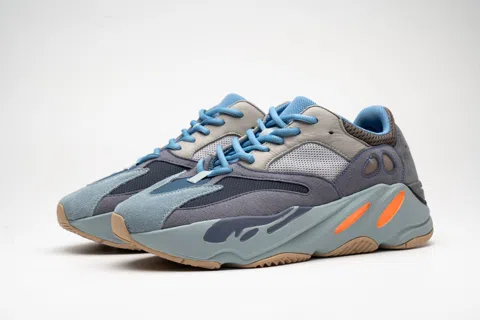 Yeezy Boost 700 Carbon Blue – photo 4