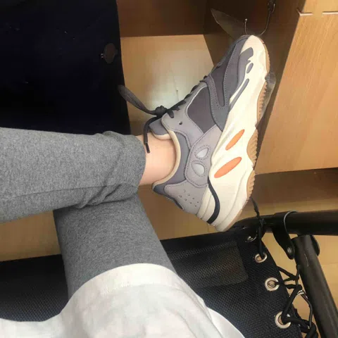 Yeezy Boost 700 Grey – photo 4