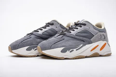 Yeezy Boost 700 Grey – photo 7