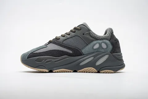 Yeezy Boost 700 Teal/Grey – photo 3