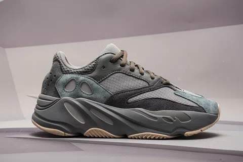 Yeezy Boost 700 Teal/Grey – photo 4