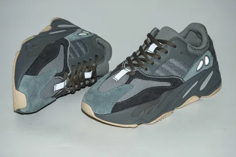 Yeezy Boost 700 Teal/Grey – photo 6