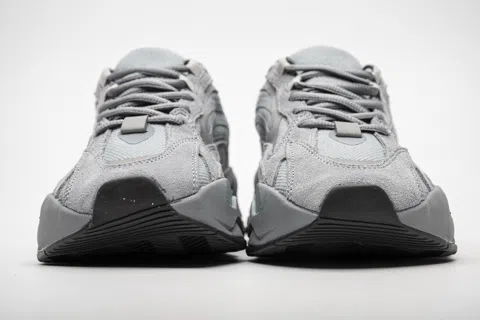 Yeezy Boost 700 V2 Hospital Blue – photo 8