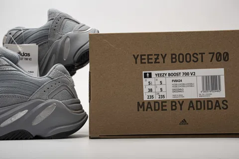 Yeezy Boost 700 V2 Hospital Blue – photo 12