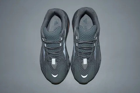 Yeezy Boost 700 Inertia – photo 8