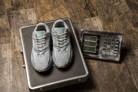 Yeezy Boost 700 Inertia – photo 12