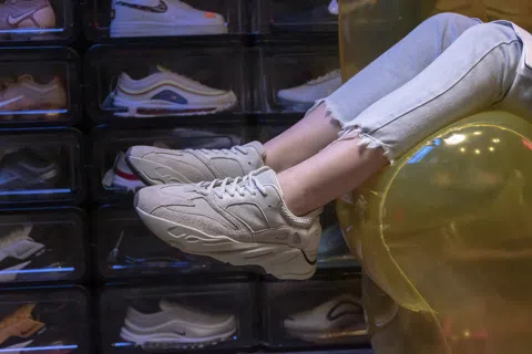 Yeezy Boost 700 Salt – photo 3