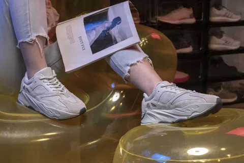 Yeezy Boost 700 Salt – photo 4