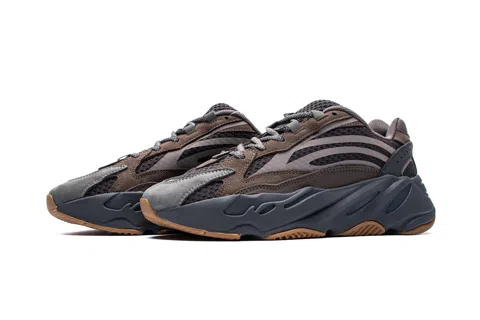 Yeezy Boost 700 V2 Geode – photo 3